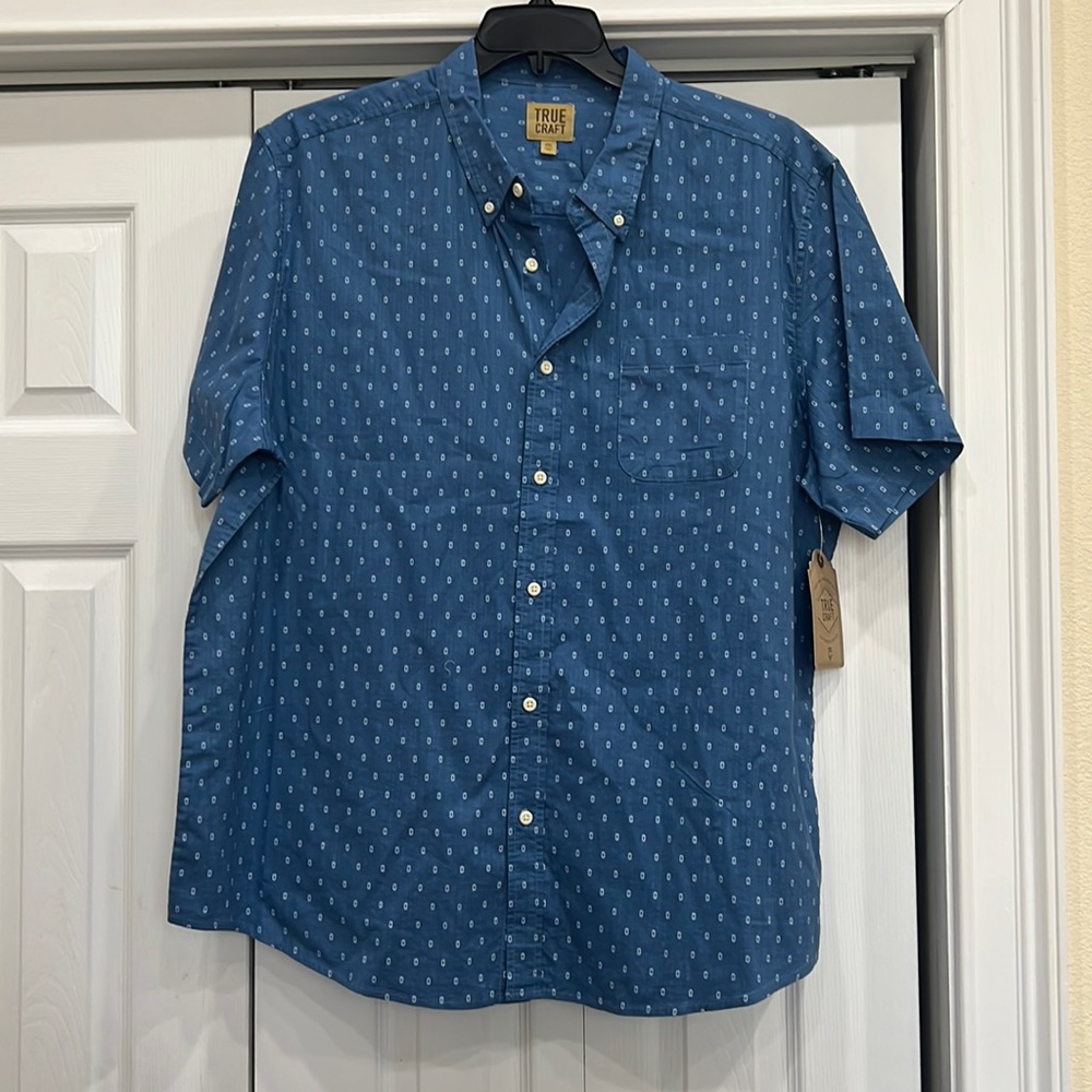 True craft collared button down